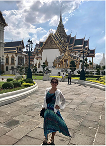 Kira Omelcheno outside the Grand Palace